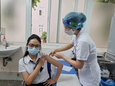 Thủ tướng chỉ đạo thực hiện thần tốc hơn nữa chiến dịch tiêm chủng vaccine