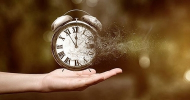 Tuổi tác, thời gian và giá trị ngưng đọng