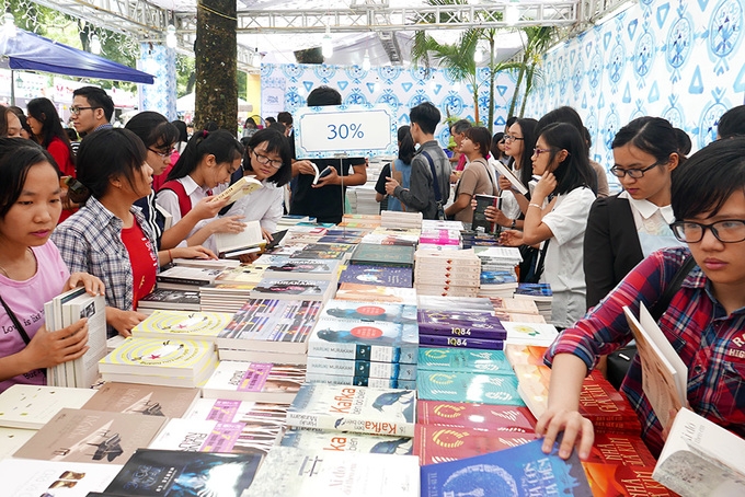 Tổ chức chuỗi sự kiện nhân Ngày Sách và Bản quyền thế giới Tổ chức chuỗi sự kiện nhân Ngày Sách và Bản quyền thế giới