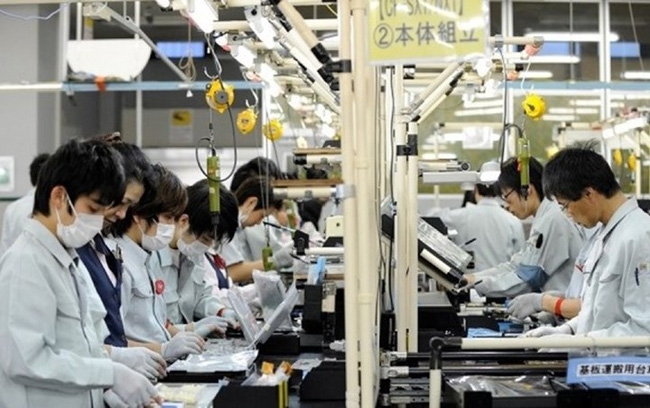 Bình quân mỗi năm An Giang phấn đấu đưa ít nhất 300 người đi làm việc ở nước ngoài theo hợp đồng. Bình quân mỗi năm An Giang phấn đấu đưa ít nhất 300 người đi làm việc ở nước ngoài theo hợp đồng.