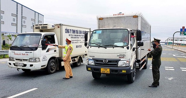 Không kiểm tra giấy xét nghiệm Covid-19 với người vận chuyển hàng hoá trong nội tỉnh Không kiểm tra giấy xét nghiệm Covid-19 với người vận chuyển hàng hoá trong nội tỉnh
