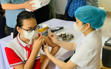 Tích cực tham gia tiêm vaccine phòng COVID-19 để bảo vệ bản thân và cộng đồng