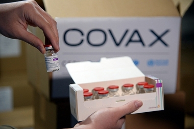 Thêm gần 500.000 liều vaccine AstraZeneca về Việt Nam