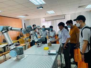 Phát triển nguồn nhân lực chất lượng cao tại các trường đại học trên địa bàn TP. Hồ Chí Minh