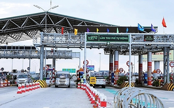 Dán thẻ thu phí ETC sẽ là thủ tục bắt buộc khi đăng kiểm xe