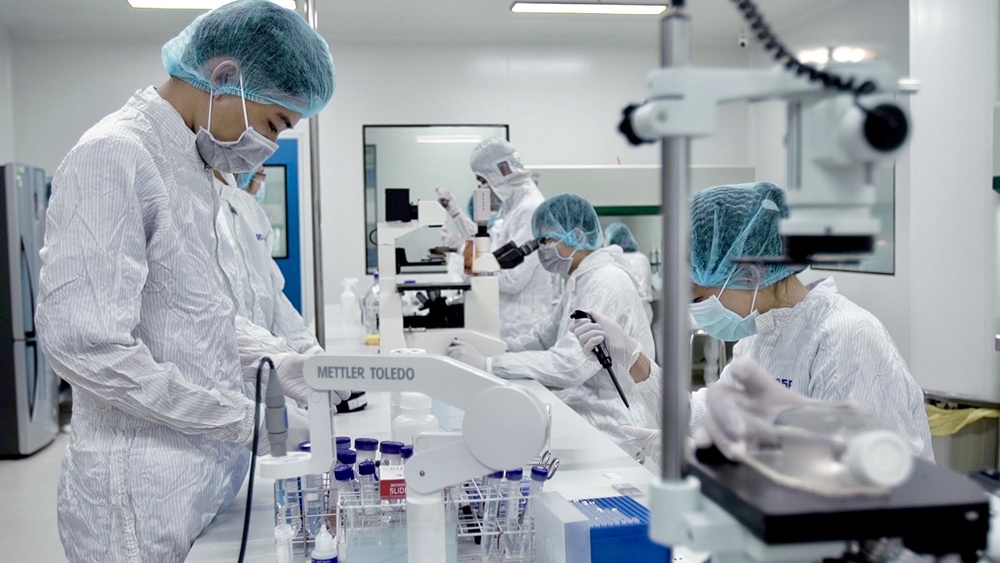 Thủ tướng đề nghị các nhà khoa học tiếp tục góp sức cho công tác phòng, chống COVID-19