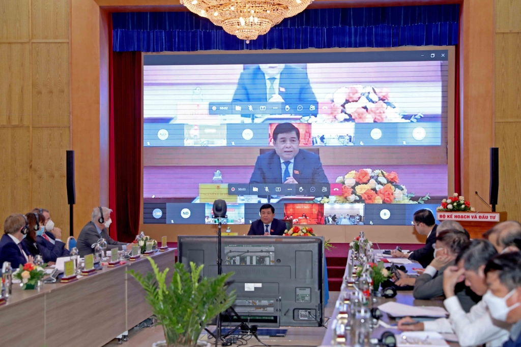 Chuyển đổi mô hình kinh tế sang tăng trưởng xanh, kinh tế xanh là một lựa chọn tất yếu
