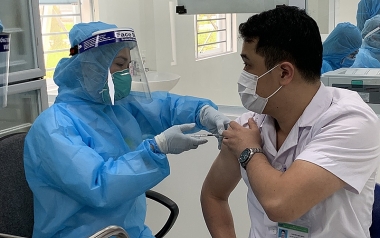Bộ Y tế đề nghị các địa phương lên kế hoạch tiêm nhắc lại mũi 3, 4 vaccine Covid-19