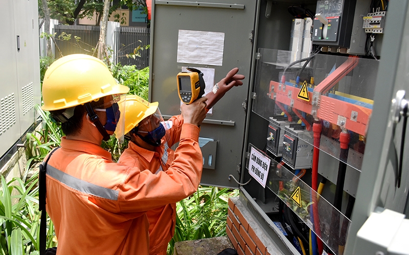 EVN luôn thực hiện tốt nhiệm vụ đảm bảo cung cấp điện trong mọi tình huống