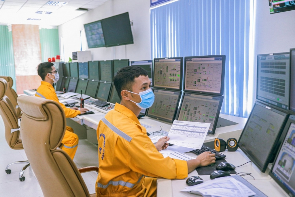 KIM CHỈ NAM SOI ĐƯỜNG CHO NGÀNH DẦU KHÍ VIỆT NAM