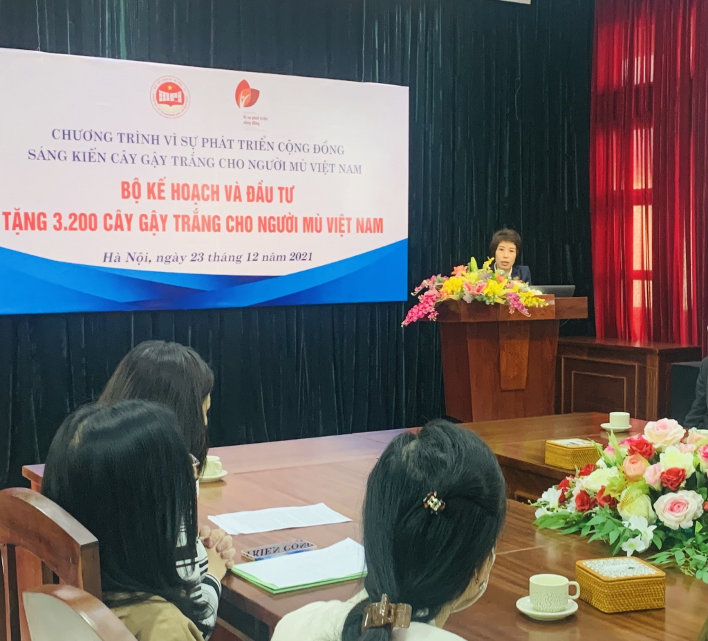 Cây gậy trắng khơi dậy sự chia sẻ của toàn xã hội đối với cộng đồng người khiếm thị Cây gậy trắng khơi dậy sự chia sẻ của toàn xã hội đối với cộng đồng người khiếm thị