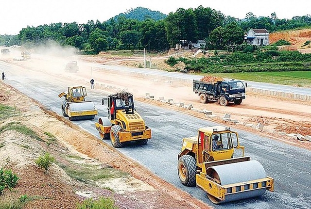 Tháng đầu tiên năm 2023, giải ngân đầu tư công ước đạt 27 nghìn tỷ đồng Tháng đầu tiên năm 2023, giải ngân đầu tư công ước đạt 27 nghìn tỷ đồng
