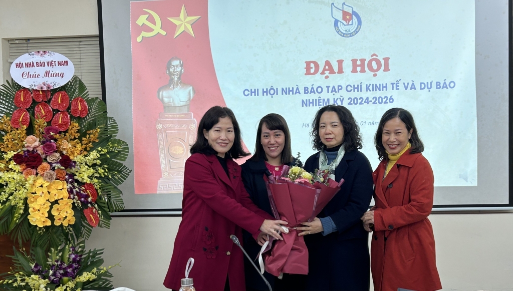 Tổ chức thành công Đại hội Chi hội Nhà báo Tạp chí Kinh tế và Dự báo nhiệm kỳ 2024-2026 Tổ chức thành công Đại hội Chi hội Nhà báo Tạp chí Kinh tế và Dự báo nhiệm kỳ 2024-2026