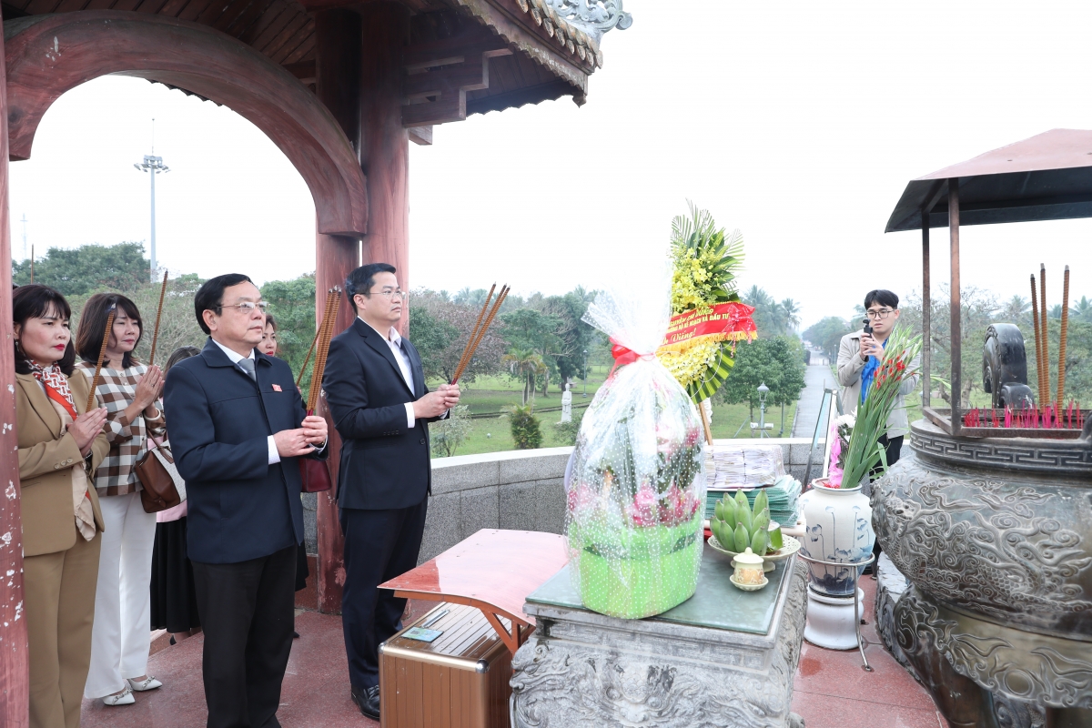 Nhân dịp Tết Nguyên đán Ất Tỵ 2025, Đoàn công tác Bộ Kế hoạch và Đầu tư tri ân tại Quảng Trị Nhân dịp Tết Nguyên đán Ất Tỵ 2025, Đoàn công tác Bộ Kế hoạch và Đầu tư tri ân tại Quảng Trị