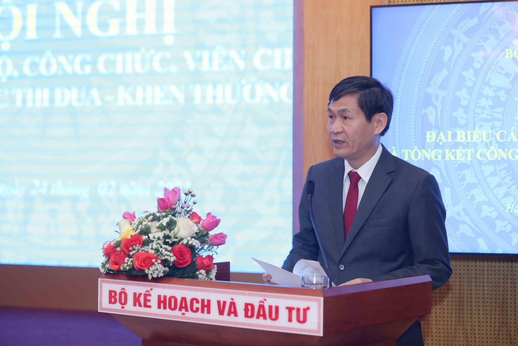 Bộ Kế hoạch và Đầu tư phát động phong trào thi đua năm 2023 với 5 nội dung chính Bộ Kế hoạch và Đầu tư phát động phong trào thi đua năm 2023 với 5 nội dung chính