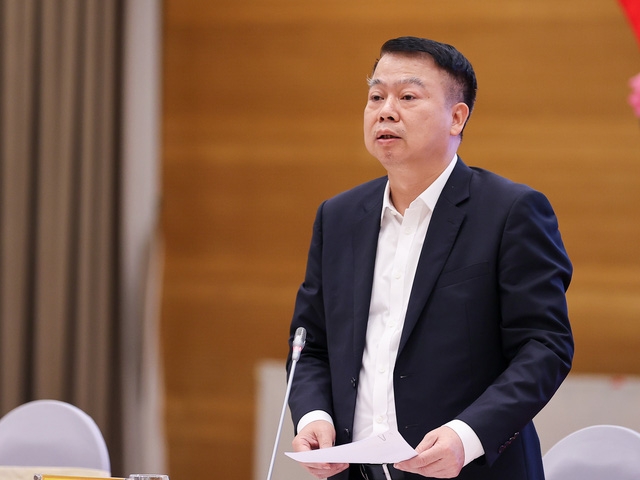 Nguồn cung xăng dầu ở một số nơi cục bộ có khan hiếm chứ chưa nói là thiếu! Nguồn cung xăng dầu ở một số nơi cục bộ có khan hiếm chứ chưa nói là thiếu!