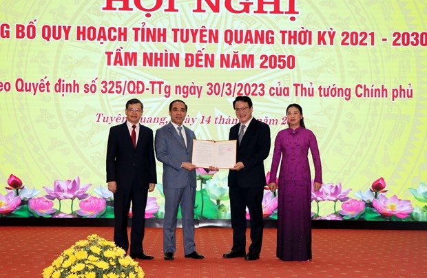 Công bố Quy hoạch tỉnh Tuyên Quang thời kỳ 2021-2030 tầm nhìn đến năm 2050 Công bố Quy hoạch tỉnh Tuyên Quang thời kỳ 2021-2030 tầm nhìn đến năm 2050
