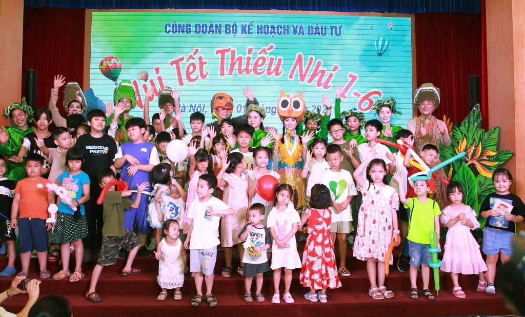 Công đoàn Bộ Kế hoạch và Đầu tư tổ chức vui Tết Thiếu nhi 1/6 Công đoàn Bộ Kế hoạch và Đầu tư tổ chức vui Tết Thiếu nhi 1/6
