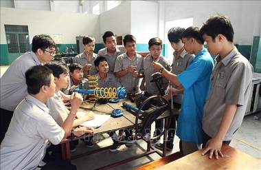 Phát triển thị trường lao động linh hoạt, hiện đại, bền vững và hội nhập