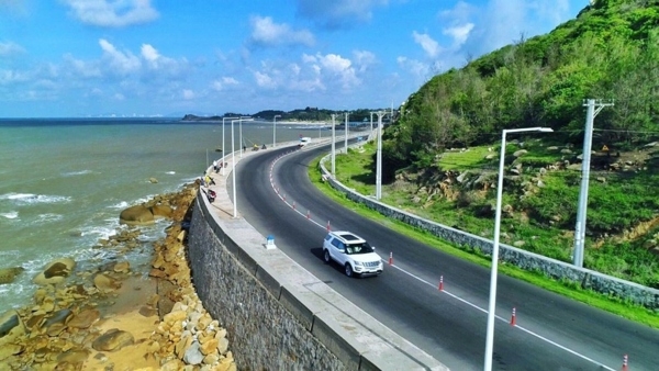 Vốn đầu tư công năm 2022 dự kiến tăng 8,3%, tập trung vào các tuyến đường ven biển Vốn đầu tư công năm 2022 dự kiến tăng 8,3%, tập trung vào các tuyến đường ven biển