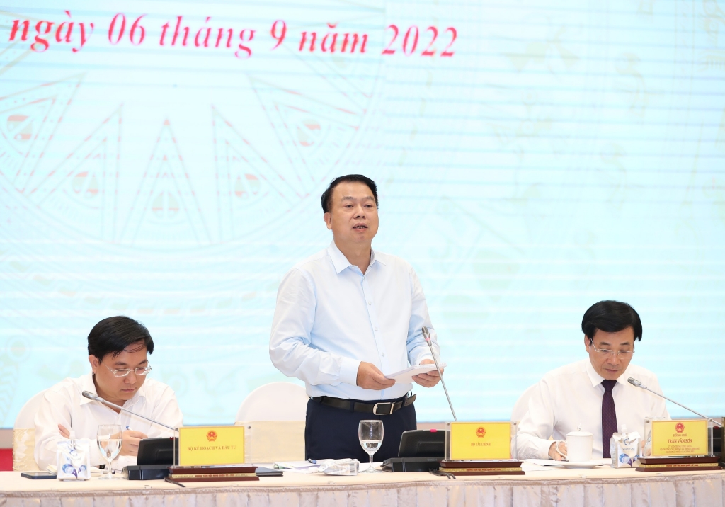 Khi nào cổ phiếu ROS và FLC được giao dịch trở lại?