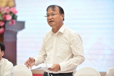 Thứ trưởng Bộ Công Thương lý giải hiện tượng lần đầu tiên giá dầu cao hơn giá xăng