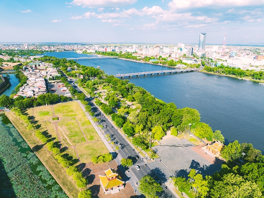 Thông qua Quy hoạch 2021-2030: Tạo thêm năng lượng để Thừa Thiên Huế bứt phá, phát triển bền vững Thông qua Quy hoạch 2021-2030: Tạo thêm năng lượng để Thừa Thiên Huế bứt phá, phát triển bền vững