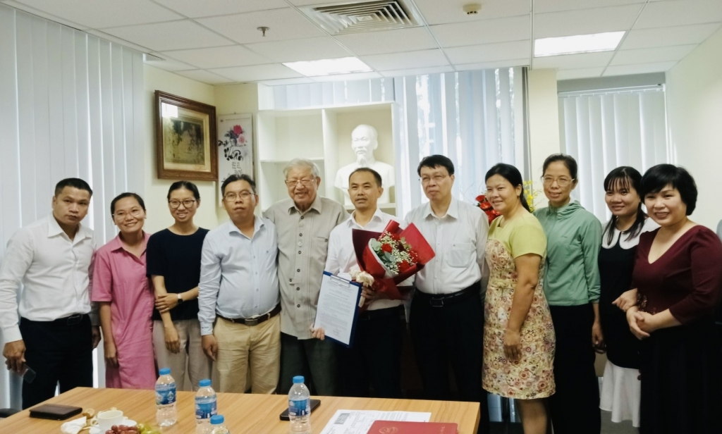 Ông Trương Thanh Vũ được bổ nhiệm giữ chức vụ Giám đốc Trung tâm nghiên cứu kinh tế miền Nam Ông Trương Thanh Vũ được bổ nhiệm giữ chức vụ Giám đốc Trung tâm nghiên cứu kinh tế miền Nam