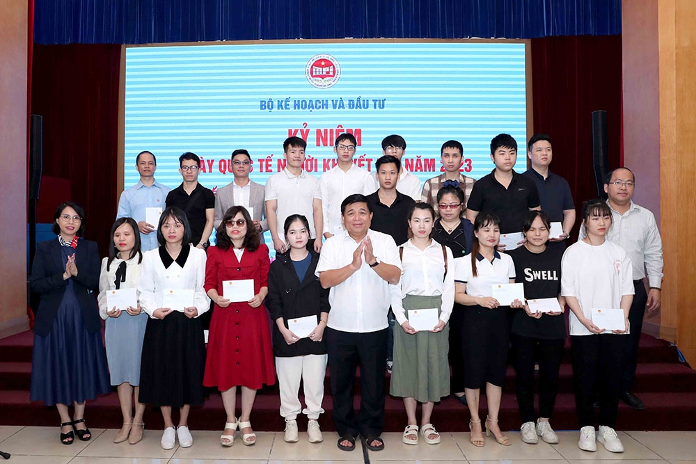 Kết nối yêu thương, lan tỏa hạnh phúc và những trái ngọt Kết nối yêu thương, lan tỏa hạnh phúc và những trái ngọt