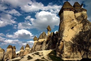 Thung lũng ống khói kỳ lạ Cappadocia