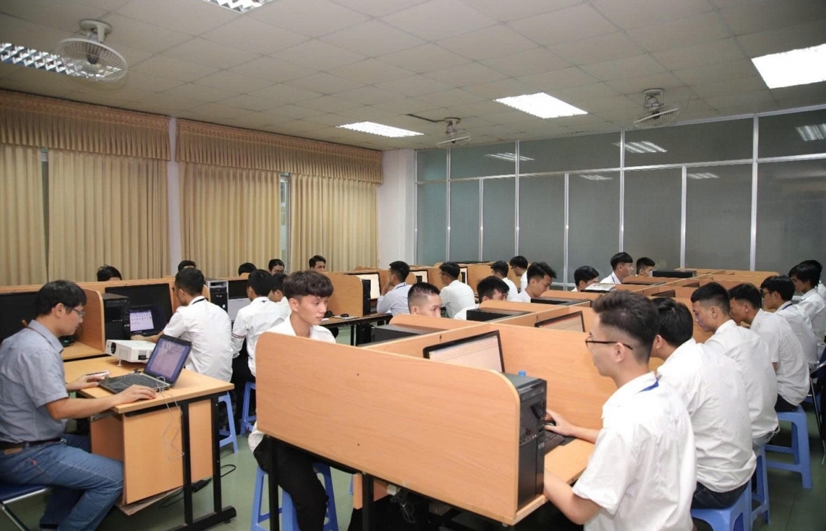 Nâng cao năng lực số của đội ngũ giảng viên đại học đáp ứng yêu cầu chuyển đổi số giáo dục