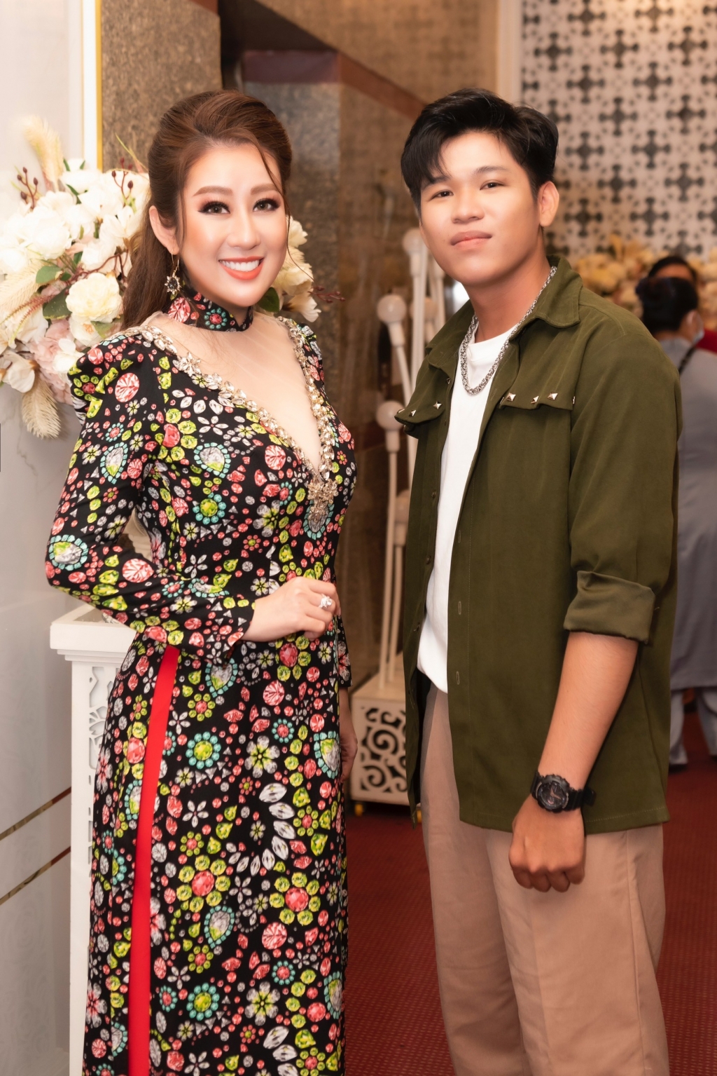 Kim Trang cùng ca sỹ Long Nón  Lá Kim Trang cùng ca sỹ Long Nón  Lá