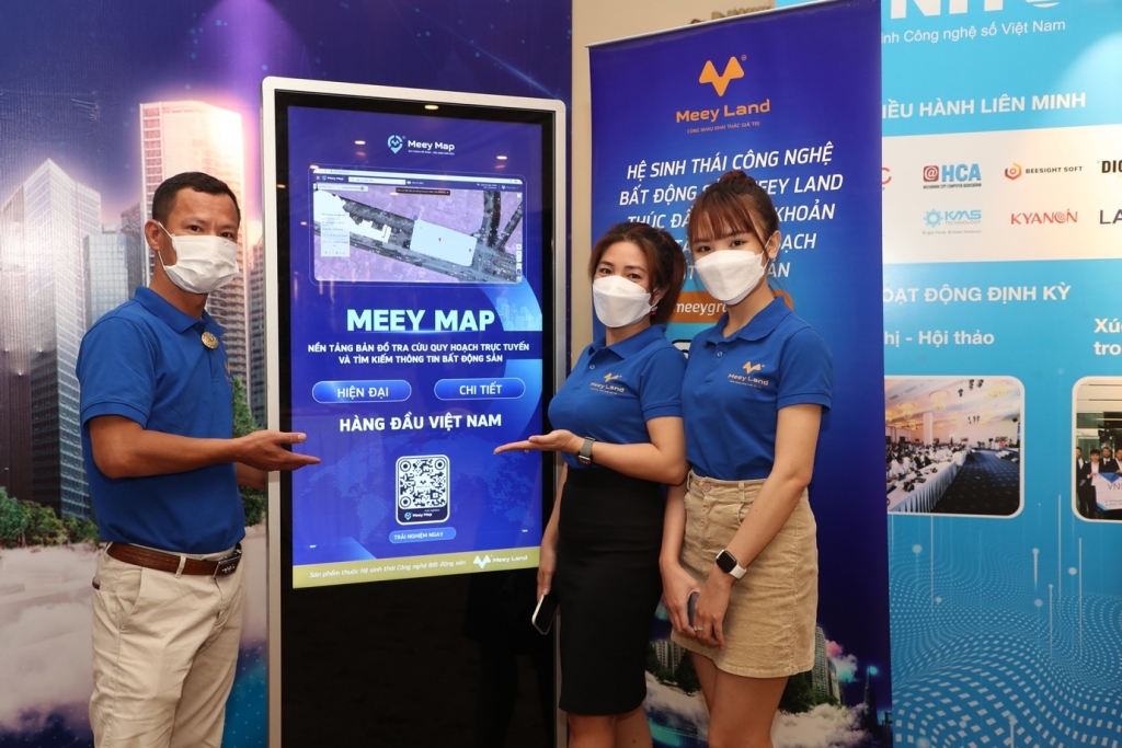 Người dùng thích thú trải nghiệm sản phẩm Meey Map tại VNITO 2021 Người dùng thích thú trải nghiệm sản phẩm Meey Map tại VNITO 2021
