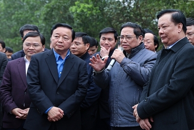 Kiểm tra dự án đường Vành đai 4 Vùng Thủ đô, Thủ tướng yêu cầu tránh giấy tờ, thủ tục phiền hà