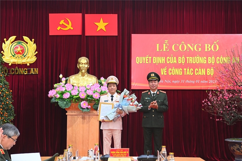 Ông Tô Ân Xô thôi giữ chức Chánh Văn phòng Bộ Công an, nhưng vẫn làm Trợ lý Bộ trưởng Công an Ông Tô Ân Xô thôi giữ chức Chánh Văn phòng Bộ Công an, nhưng vẫn làm Trợ lý Bộ trưởng Công an