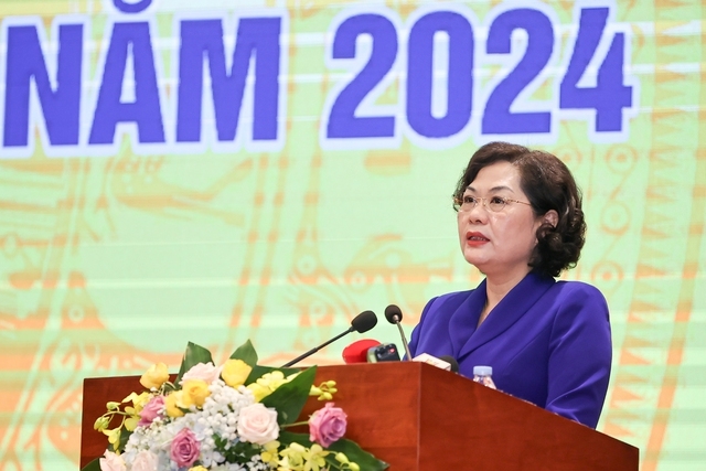 Tránh tình trạng người dân đến gửi tiền thì nhân viên ngân hàng giới thiệu những kênh đầu tư có lợi nhuận cao hơn nhưng nhiều rủi ro Tránh tình trạng người dân đến gửi tiền thì nhân viên ngân hàng giới thiệu những kênh đầu tư có lợi nhuận cao hơn nhưng nhiều rủi ro