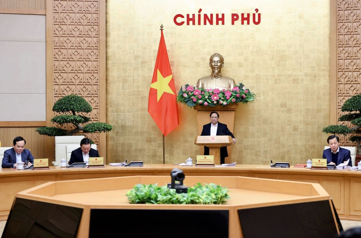 Xây dựng quy định pháp luật nhằm thúc đẩy phát triển kinh tế số, kinh tế xanh