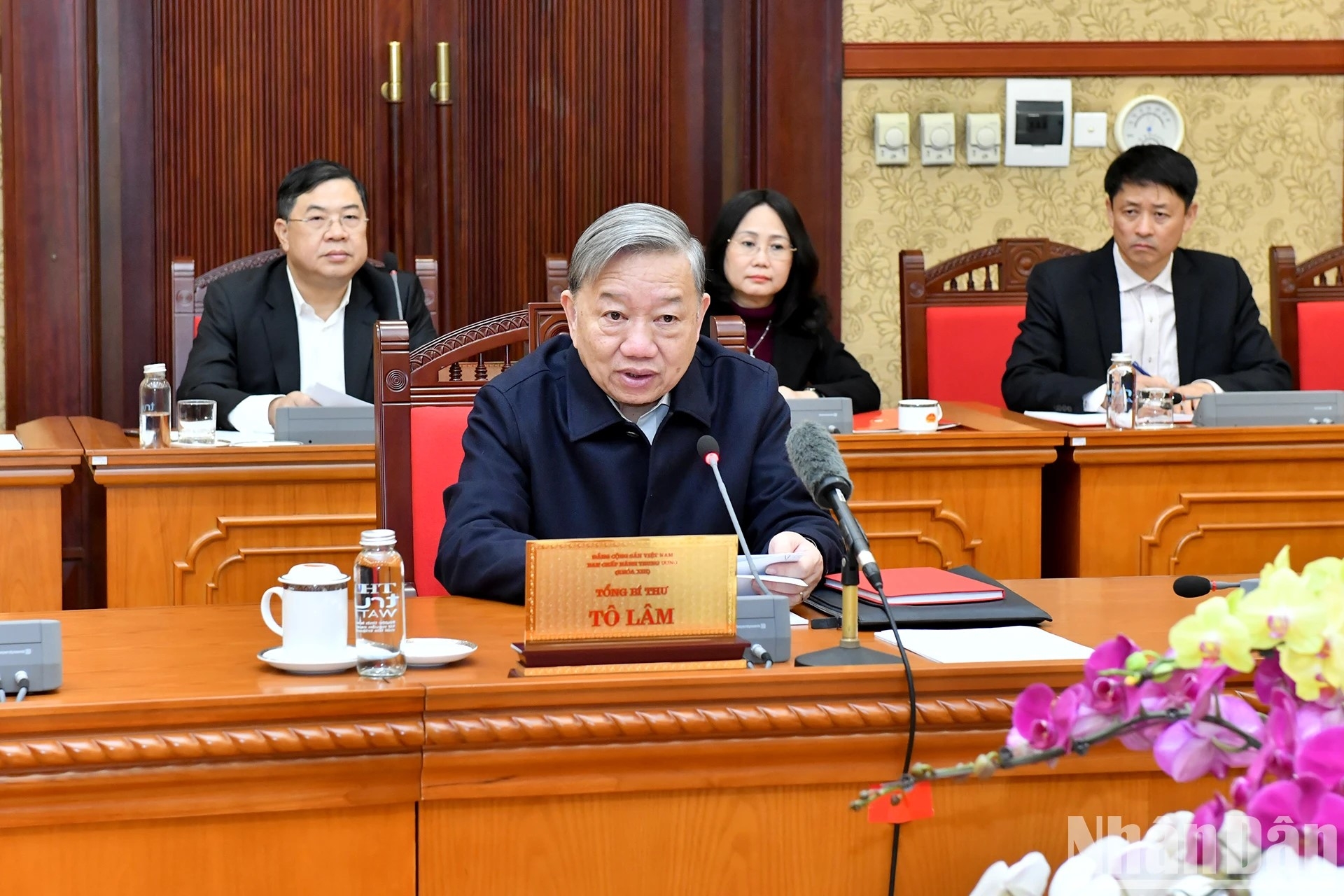 Các cơ quan, địa phương bắt tay ngay vào công việc, không để xảy ra tình trạng ăn Tết kéo dài
