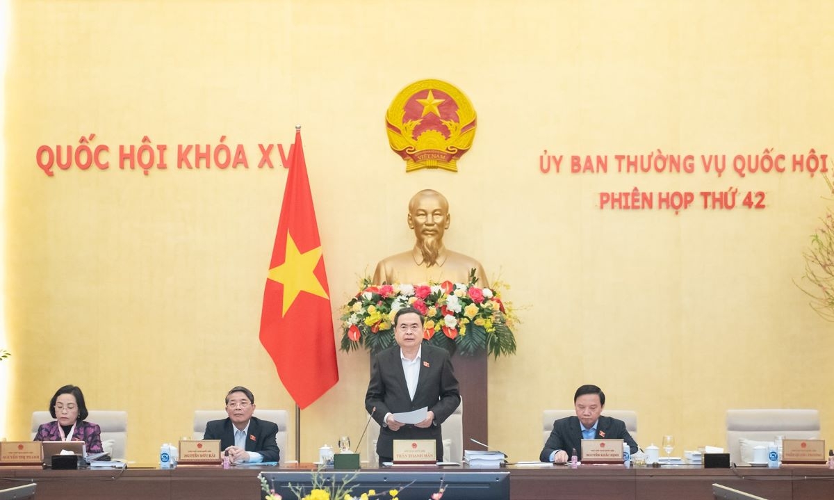 Phiên họp thứ 42 của Ủy ban Thường vụ Quốc hội tập trung cho ý kiến vào các dự án Luật, dự thảo Nghị quyết để phục vụ cho sắp xếp tinh gọn bộ máy