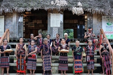 Phát triển du lịch sinh thái dựa vào cộng đồng: Động lực, Nhận thức và Chiến lược phát triển bền vững