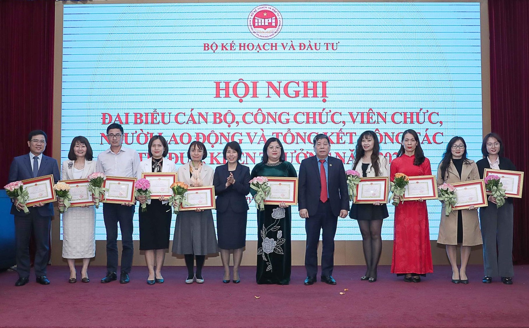 Ngành Kế hoạch, Đầu tư và Thống kê tập trung hoàn thành các đề án, nhiệm vụ được Chính phủ, Thủ tướng Chính phủ giao Ngành Kế hoạch, Đầu tư và Thống kê tập trung hoàn thành các đề án, nhiệm vụ được Chính phủ, Thủ tướng Chính phủ giao