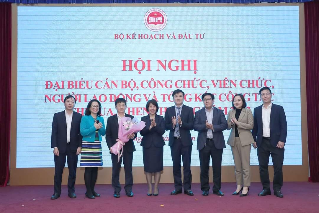 Ngành Kế hoạch, Đầu tư và Thống kê tập trung hoàn thành các đề án, nhiệm vụ được Chính phủ, Thủ tướng Chính phủ giao Ngành Kế hoạch, Đầu tư và Thống kê tập trung hoàn thành các đề án, nhiệm vụ được Chính phủ, Thủ tướng Chính phủ giao