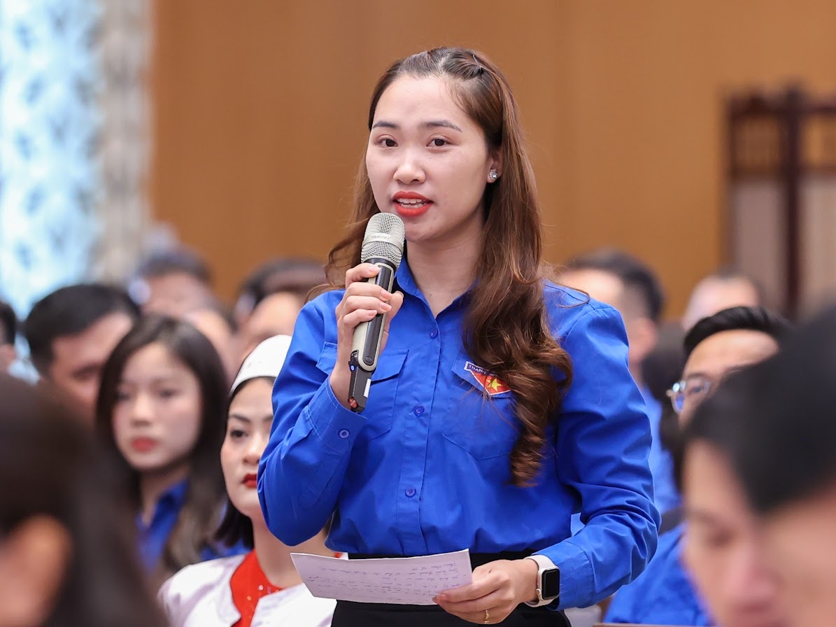Toàn thể thanh niên Việt Nam phát huy tinh thần  Toàn thể thanh niên Việt Nam phát huy tinh thần