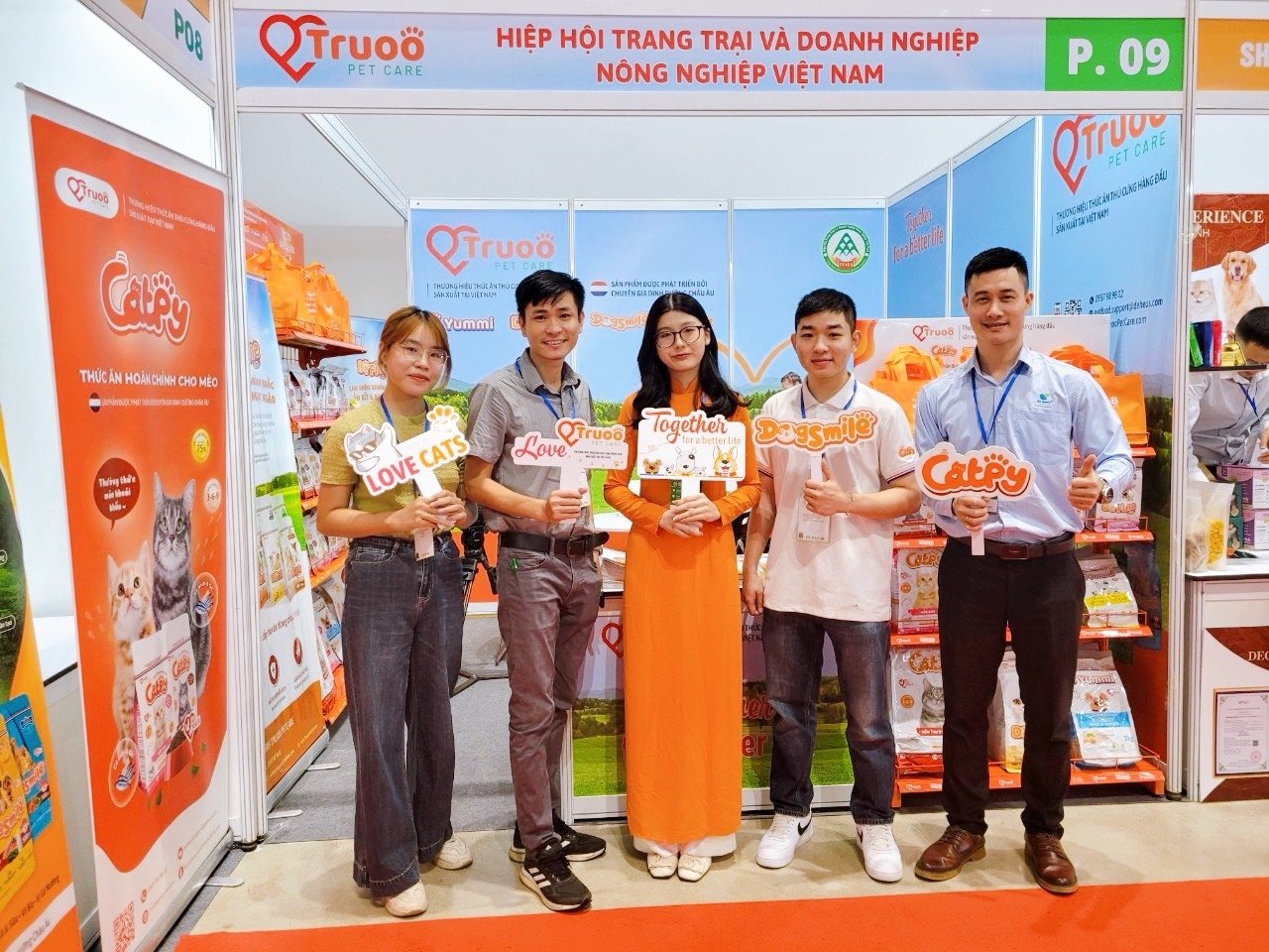 Truoo Pet Care bùng nổ tại Triển lãm Petfair Vietnam 2024