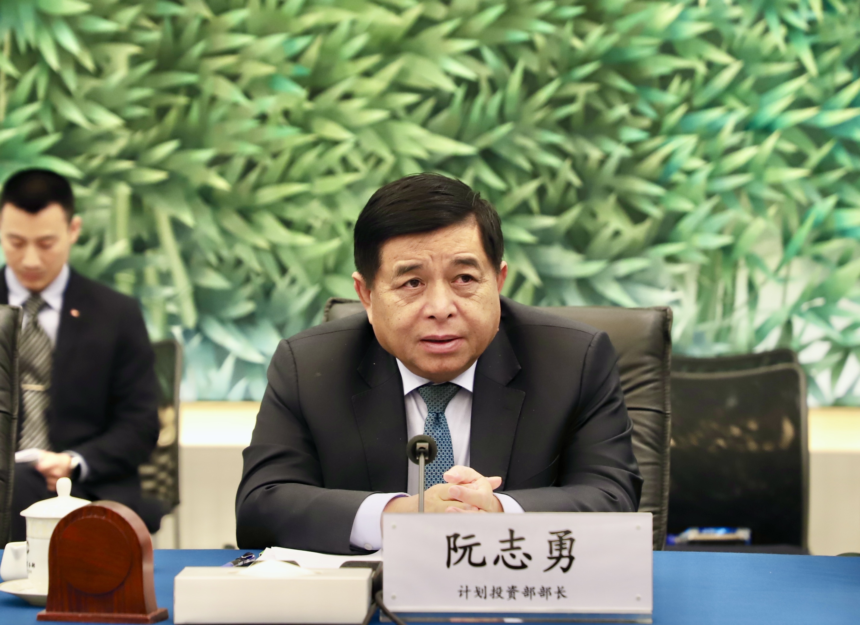 Nghiên cứu bài học của Trung Quốc về xây dựng hệ thống đường sắt tốc độ cao; phát triển mô hình khu thương mại tự do, trung tâm tài chính Nghiên cứu bài học của Trung Quốc về xây dựng hệ thống đường sắt tốc độ cao; phát triển mô hình khu thương mại tự do, trung tâm tài chính