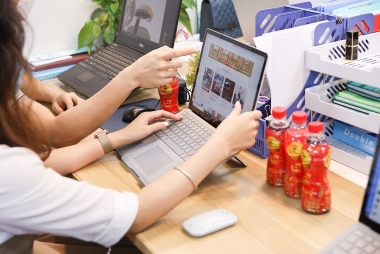 Làm gì để bản thân tươi mát khi liên tục thiếu ngủ, nóng trong người với mùa deadline hè?