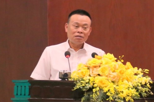 Cổ đông chất vấn lãnh đạo DBC vì sao giá cổ phiếu giảm mạnh? Cổ đông chất vấn lãnh đạo DBC vì sao giá cổ phiếu giảm mạnh?