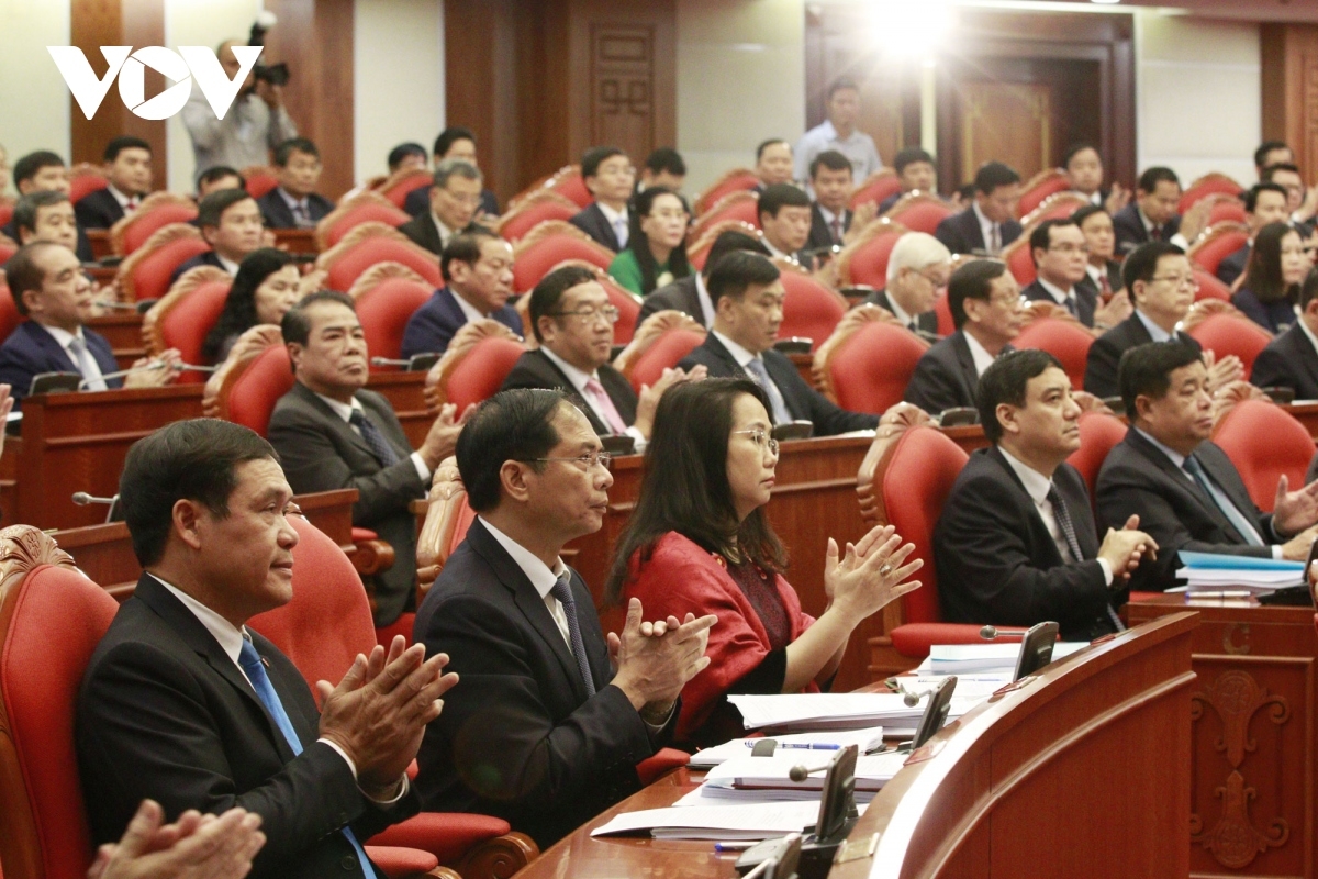 Kiên quyết không để xảy ra vi phạm hoặc lợi dụng việc lấy phiếu tín nhiệm… Kiên quyết không để xảy ra vi phạm hoặc lợi dụng việc lấy phiếu tín nhiệm…