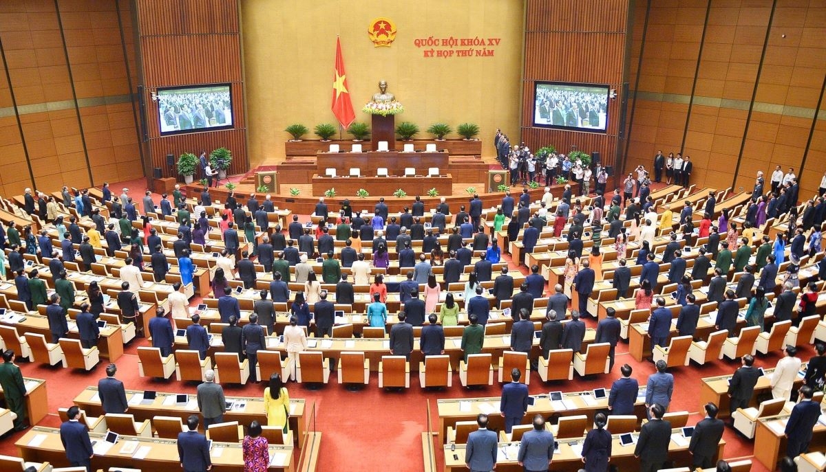 Hoàn thiện hệ thống pháp luật bảo đảm minh bạch, không tạo kẽ hở cho các hành vi tiêu cực, ích nhóm… Hoàn thiện hệ thống pháp luật bảo đảm minh bạch, không tạo kẽ hở cho các hành vi tiêu cực, lợi ích nhóm…