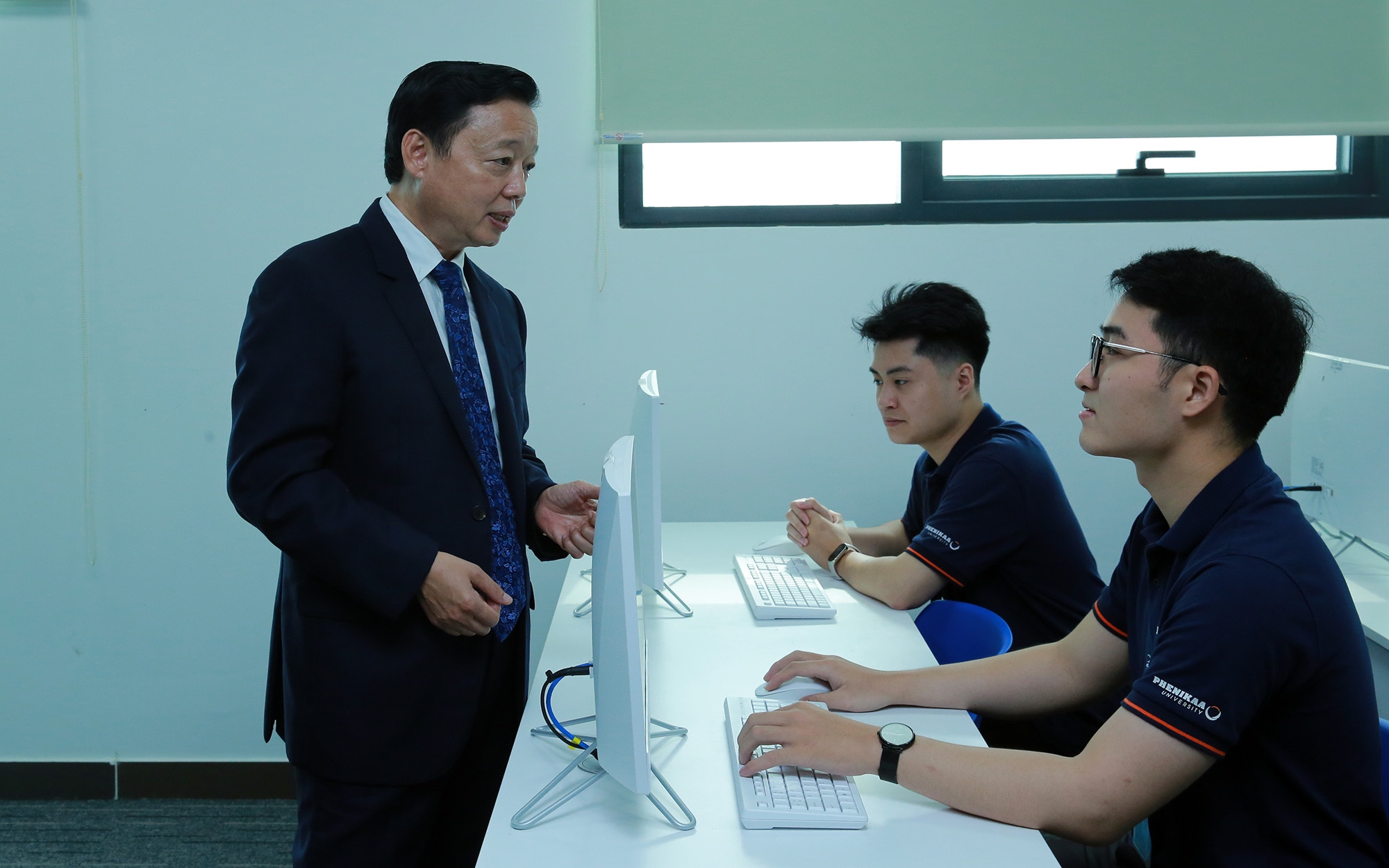 Đảm bảo khi Đề án Phát triển nguồn nhân lực ngành công nghiệp bán dẫn đến năm 2030, tầm nhìn đến năm 2050 được phê duyệt sẽ triển khai được ngay Đảm bảo khi Đề án Phát triển nguồn nhân lực ngành công nghiệp bán dẫn đến năm 2030, tầm nhìn đến năm 2050 được phê duyệt sẽ triển khai được ngay